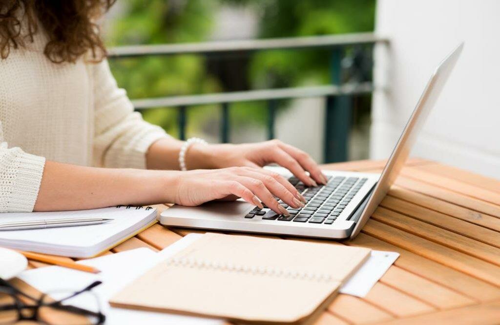 Experts Provide Tips on How to Hire Professional Writing Services