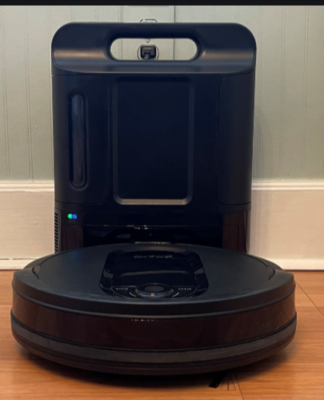 Shark Iq Robot Vacuum Av1010ae With XI Self-empty Base - What is This?