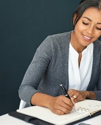 How Can Businesses Benefit Individual Contractors and Freelancers — featured image
