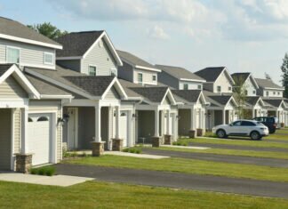 The Pros and Cons of Investing in a Townhouse