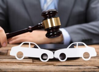 5 Reasons to Hire a Lawyer in Your Workplace Accident Case — featured image