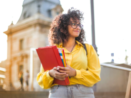 How To Overcome Being An Introvert In College