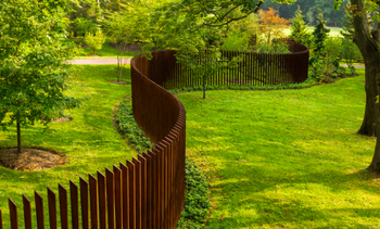 Should You Install a Fence or a Wall in Your Yard? — featured image